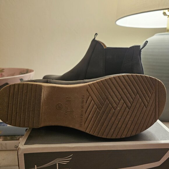 Dansko Becka Oiled Pull Up Bootie - Black 8M - Picture 3 of 3